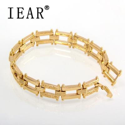 China CLASSIC IEAR In Current Wholesale Jewelry Enkelt Armlet Bracelets Bangle 18k Gold Bangles for sale