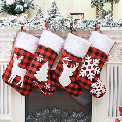 China Factory Wholesale Classic Eco-friendly Plaid Fabric Christmas Stocking Candy Bags Gift Bags For Christmas Tree Decoration for sale