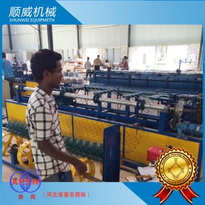 China 25mm - 100mm Weaving Opening Chain Link Fence Making Machine Full Automatic Type for sale