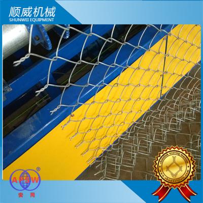 China 3m Twist Edge Chain Link Fence Making Machine , Chain Link Wire Machine for sale