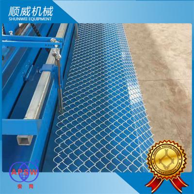 China 4m Knuckle Edge Chain Link Fence Equipment Weaving Diameter Φ1.4mm - Φ4.5mm for sale