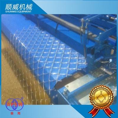 China 1.3T Weight Automatic Chain Link Fencing Machine Weaving Opening 25mm - 100mm for sale