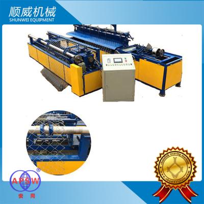 China High Efficiency Chain Link Fence Weaving Machine Low carbon steel wire Materia for sale