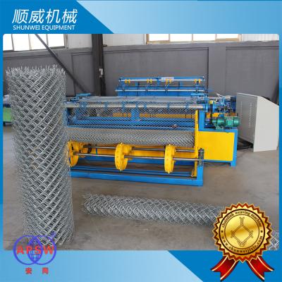 China Knuckle / Twist Edge Chain Link Mesh Machine With PLC Automatic Controller for sale