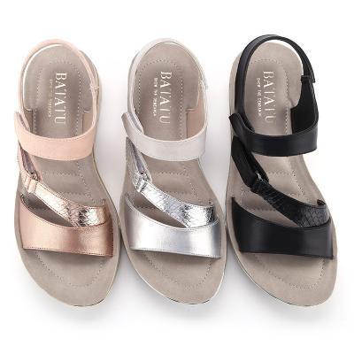 China 2021 Fashion Trend New Women Sandals Fashion Ladies Fancy Flat Sandal For Women for sale