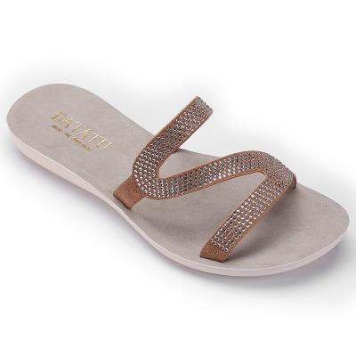 China Cushioning Fashionable Women's Shoes 2022 Luxury Rhinestone Beach Sandals Flat Foot Slides for sale