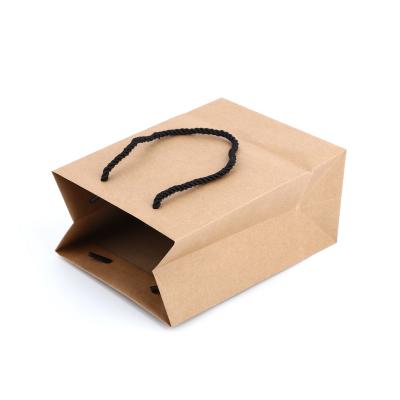 China Recyclable Portable Packaging Paper Lunch Packaging Paper Box With Handle for sale