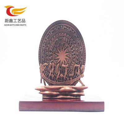 China China Custom Design Zinc Alloy Metal Award Trophy With High Quality for sale