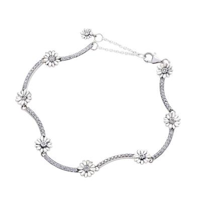 China New Trendy Fashion 925 Exquisite Sterling Silver Bracelet Adjustable Chain Daisy Charm Bracelet for sale