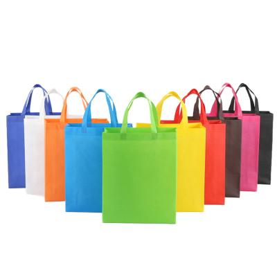 China 2021 Hot Sale Recyclable Cheap Custom Logo Shopping Bag Nonwoven Garment Clothing Tote Bag for sale