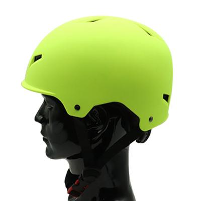 China 2020 New Snow Sports Goods Half Face Molding Skate Helmet Panel Ski Visor Light Weight Helmet for sale