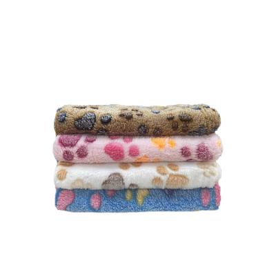 China Warming Factory Customized Comfortable Waterproof Coral Fleece Pet Blanket Throws for sale