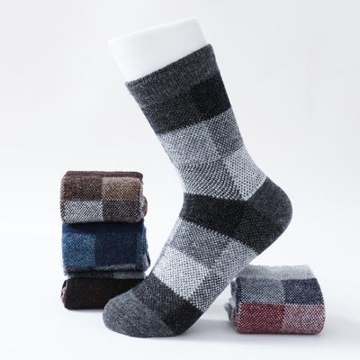 China Factory Direct Selling Fashion Sweat-absorbent Men's Winter Socks High Quality Wool Business Warm Thick Plaid Socks for sale