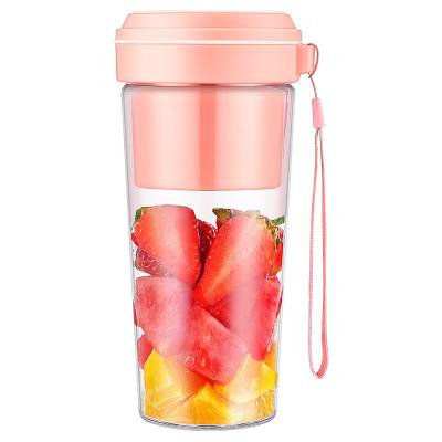 China Handheld Electric Mini Fruit Squeezer Easy Handling Multifunctional Filling Juicer For Home Use Small Portable Juicer for sale