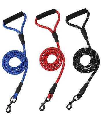 China Hot Selling Dogs Highly Reflect Wire Dog Walking Leash With Ergonomic Soft Rubber Duty Handle for sale