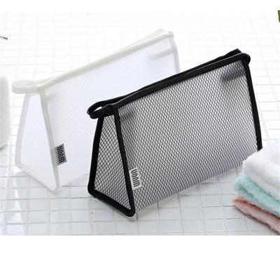 China Fashion Mesh Portable Wash Bag Waterproof Transparent PVC Cosmetic Make Up Case Bag For Ladies for sale