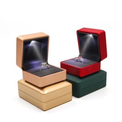 China Vintage Elegant Classic Luxury LED Ring Necklace Pendant Packaging Box With Hinge Hidden Packing Cases For Jewelry for sale