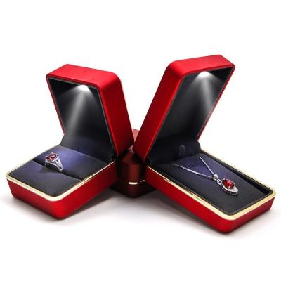 China Luxury Balance LED Jewelry Set Package Ring Necklace Pendant Packaging Boxes Gold Classic Elegant Vintage for sale