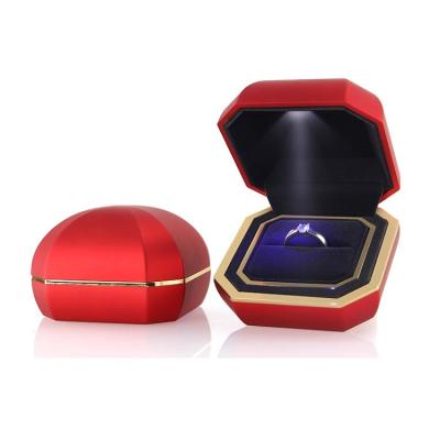 China Good Quality Vintage LED Proposal Ring Box For Proposal Lover Gift Jewelry Box Classic Elegant Luxury Jewelry Package Box for sale