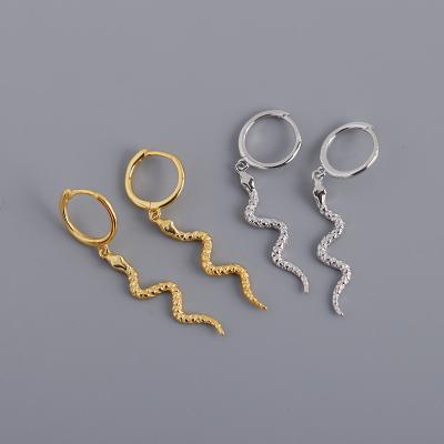 China Luxury Vintage S925 Sterling Silver 18K Gold Snake Shaped Animal Earrings for sale