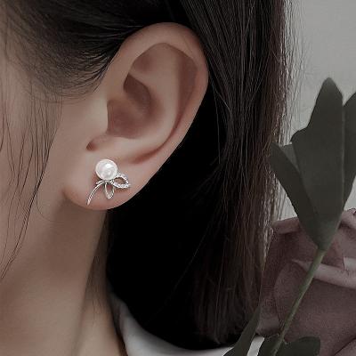 China FASHIONABLE Pearl Earrings Butterfly Ear Stud Zircon Designer Sweet Diamond Earrings for sale