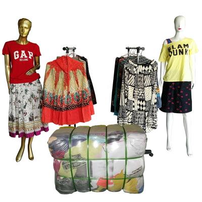 China 2021 second hand casual used ladies skirt discarded clothes cheap women's knitting used clothes for ladies for sale