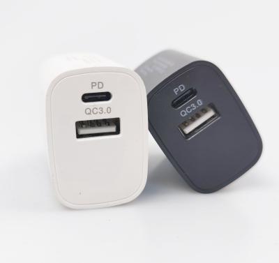 China New 2021 USB Wall Mobile Phone Charger Mobile Phone USB Fast Charger Type C and USB for sale