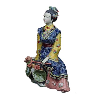 China China Custom Home Decor Fashion Traditional Chinese Style Ceramic Figurine for sale