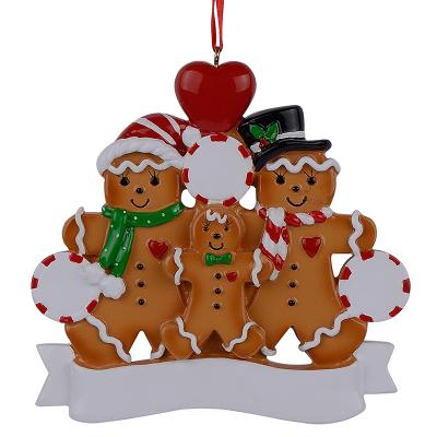 China China Factory Direct Hanging Figurine 3 Christmas Decor Wholesale Resin Gingerbread Family for sale