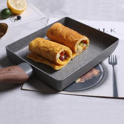 China Modern Tamagoyaki Pan Kitchen Nonstick Gas Stove High Quality Omelet Pan Square Pan Induction General Cooker with Spatula Oil Brush for sale