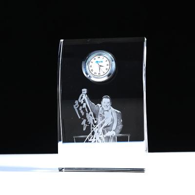 China Antique Style Customize Modern Personalized 2D Portrait Crystal Table Clock Detachable Souvenir for sale