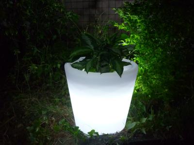 China Promotional Plastic Planter,Eco-Friendly Led Plastic Plant Pot for sale