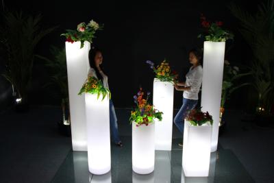 China Round Outdoor Garden Decor Glow In The Dark Planters 3 Years Warranty for sale