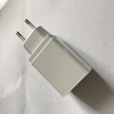 China Laptop High Speed ​​Black Mobile Phone Charger 5v3a 5v2.4a Scp Usb Customizable Connector White Logo Power for sale