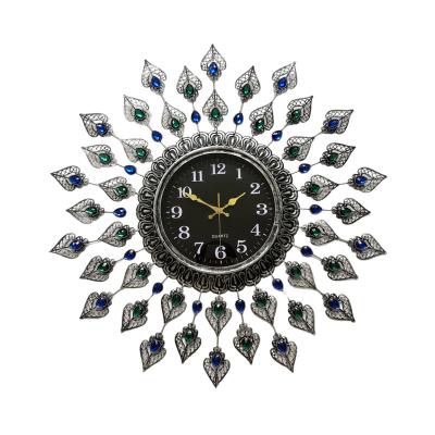 China Retro Style Circular Christmas Ornament Wall Clock Crystal Decor Retro Wall Clock INS Gift Decoration Antique Antique Room Decor for sale