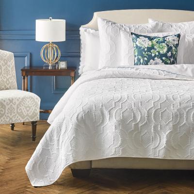 China Luxurious Microfiber Ultrasonic Bedspread in White Floral Patterns for sale