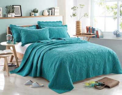 China Machine Washable Bedding Quilt Sets Soft Reversible Polyester Quilts in Customized Colors for sale