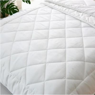 China Classic White Collection Lightweight Summer Comforter Diamond Quilting for sale