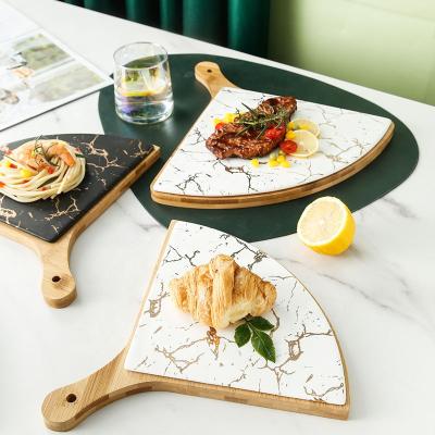 China Hot Stocked Creative Western Style Slate Dinner Plate Steak Spaghetti Slate Gold Rim Porcelain Dish with Wood Tray for sale