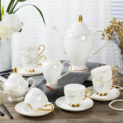 China Wholesale Stocked European Ceramic Coffee Cups and Saucers Sets Coffee Set Gift White Gold Rim Bone China Coffee Cups for sale