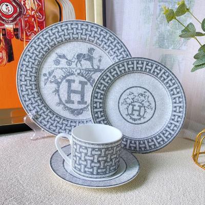 China Stocked Luxury Bone China Gray Mosaic Dinnerware Set Wholesale Household Dinnerware for sale