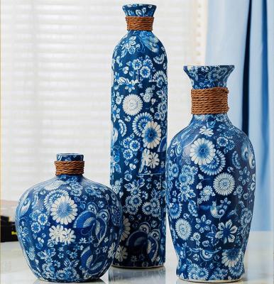 China European Style Chinese Flower Arrangement Vase Decoration Stocked Ceramic Vase in Retro Jingdezhen Blue and White for sale