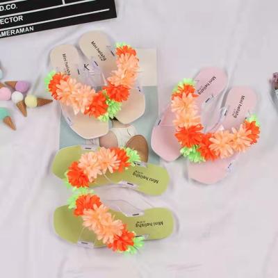 China Best Fashion Trend Baiyi Flower Belt Flip Flops Going Out Slippers Women Beach Skirt Companion Slippers for sale