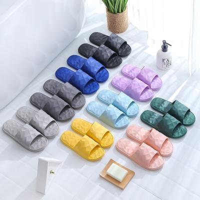 China Hotel Bathrooms Men's Anti-slippery Slippers Indoor Home Non-slip Women's Slippers baiyi Couples Sandals And Slippers for sale