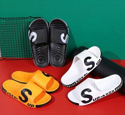 China Cushioning summer wear trend basketball court indoor non-slip beach sandals and soft bottom slippers men for sale