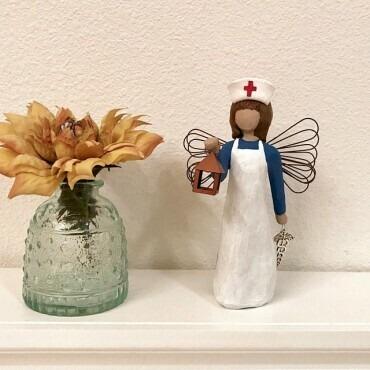 China China Manufacturer Directly Supply Nurse Angel State Thanksgiving Angel Statue Nurse Resin Crafts for sale