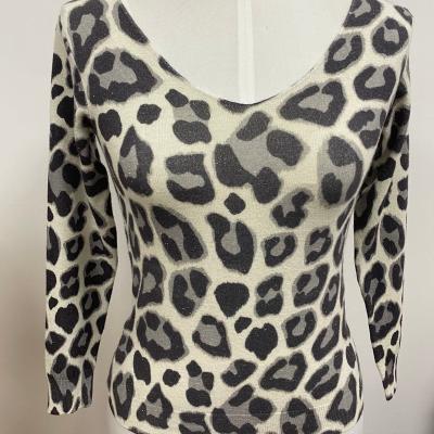 China Anti-wrinkle women winter /autumn leopard tightly printing slim sweater for sale