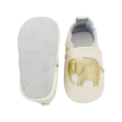 China Fashion Breathable Newborn Prewalker Baby Shoes Soft Unique Leather Moccasins for sale