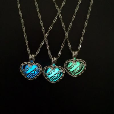 China Hongyu Manufacture Wholesale Luminous Beads Mom's Best Cute Heart Pendant Necklace for sale