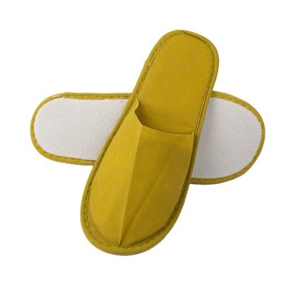 China Exquisite disposable hotel amenities guests in hotel rooms are treated at home with the thickened disposable slippers and non slip homestays hotel beauty salons PO for sale